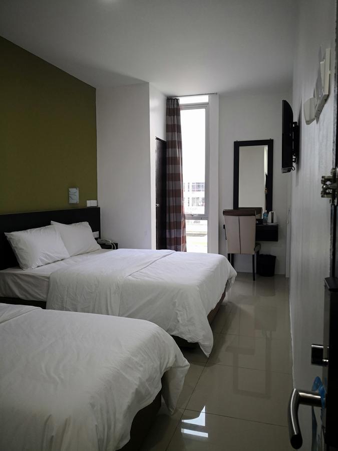 Comfort Inn Sibu Buitenkant foto
