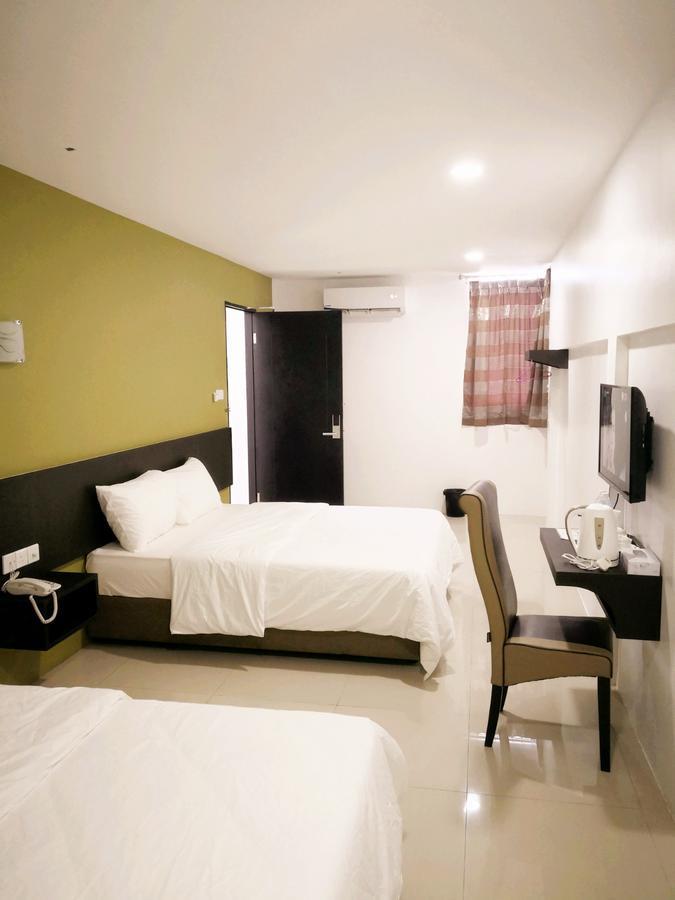 Comfort Inn Sibu Buitenkant foto